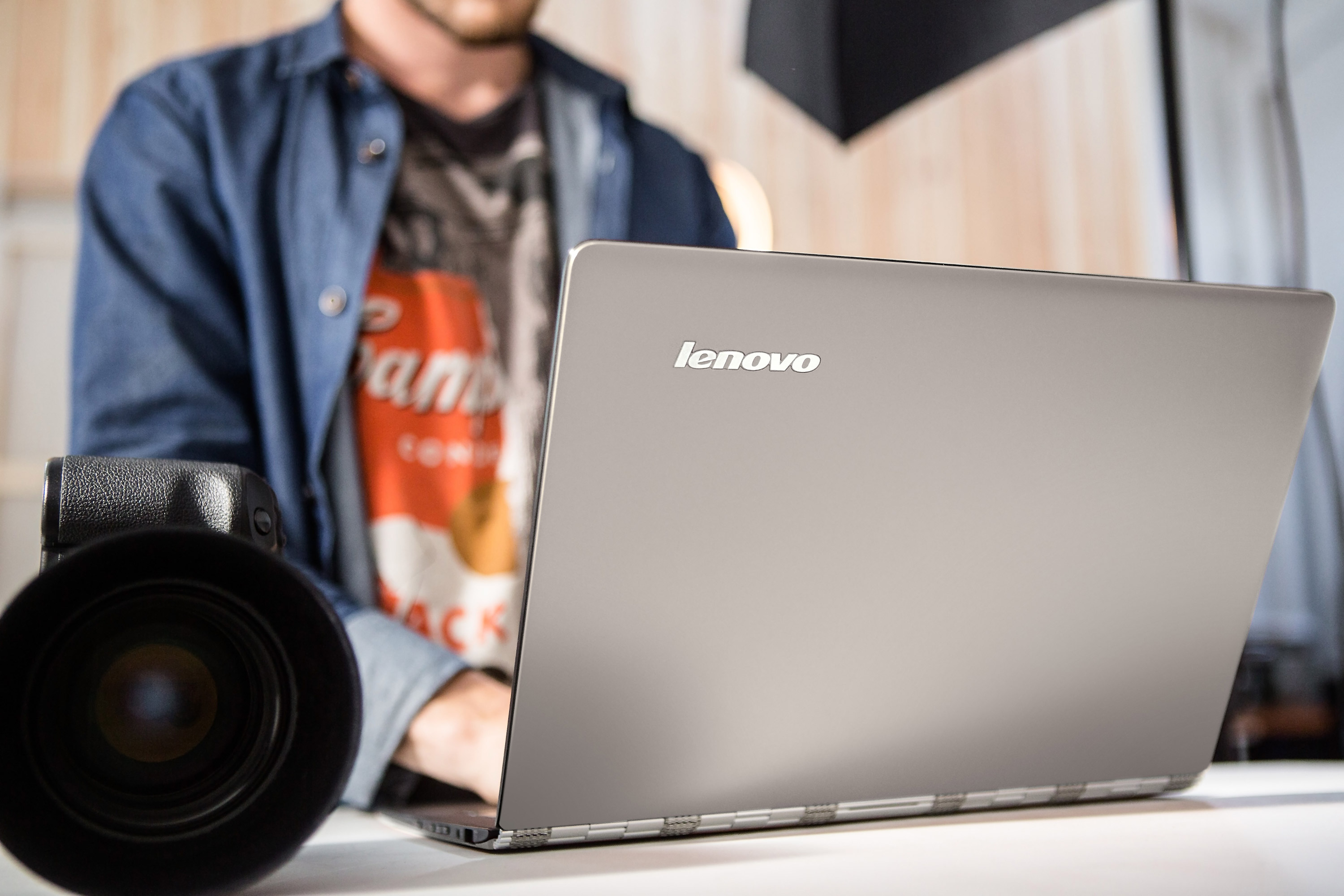 Lenovo фото ноутбуков. Lenovo Yoga 2015. Lenovo техника 2021. Lenovo Lifestyle. Lenovo Yoga Lifestyle.